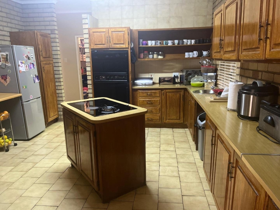 5 Bedroom Property for Sale in Potchefstroom South North West